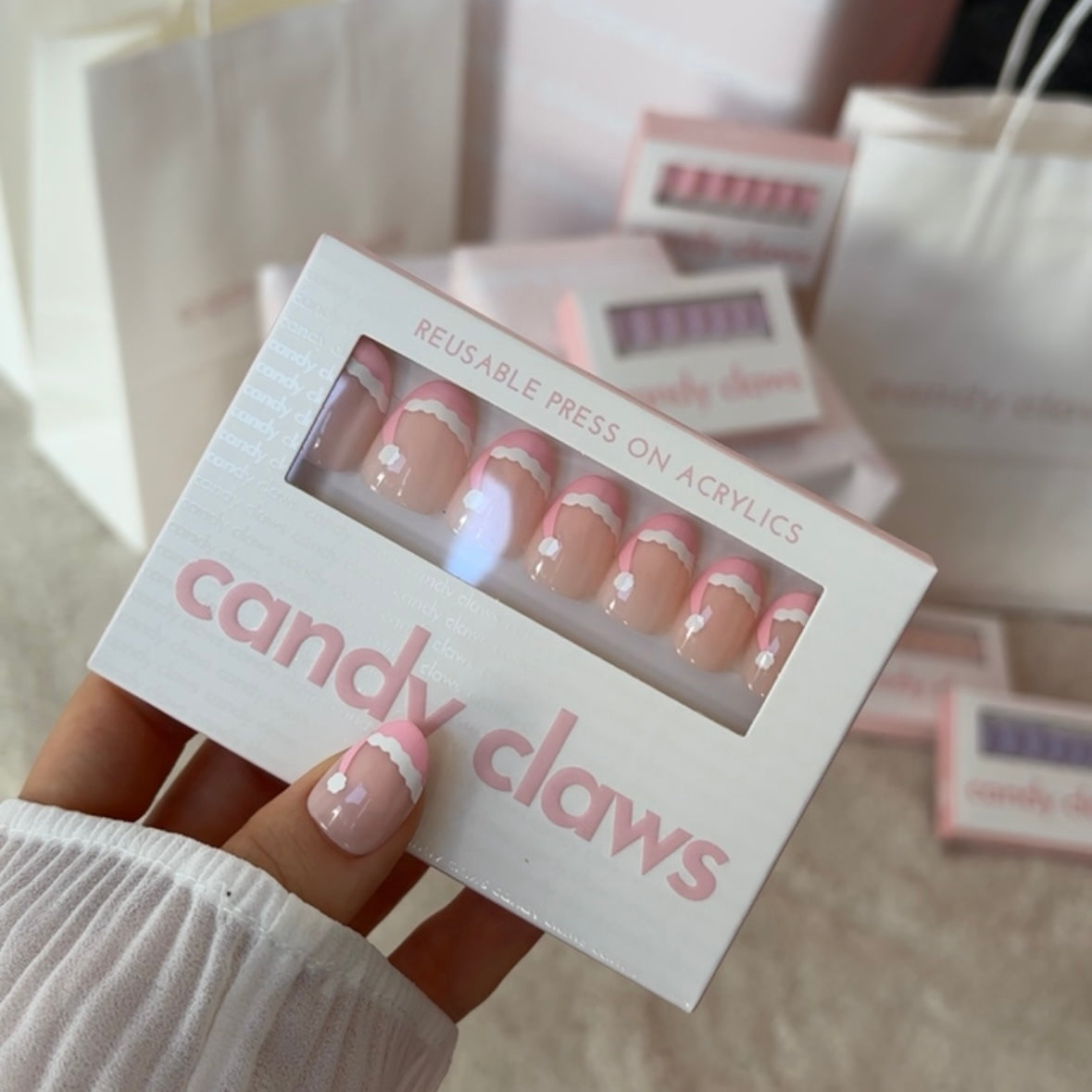 madam claws (short-oval)